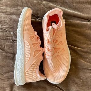 BRAND NEW Marsvovo Light Pink Sneaker Size 7